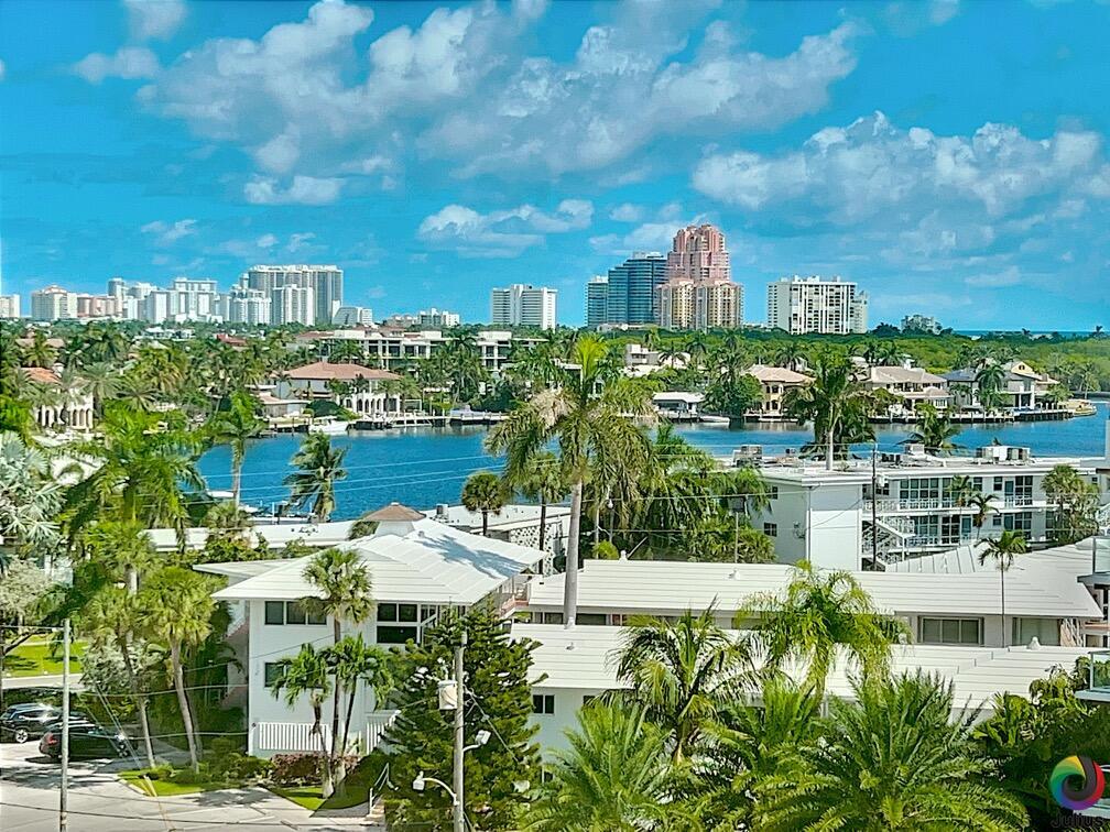 2555 NE 11th #809, Fort Lauderdale FL 33304