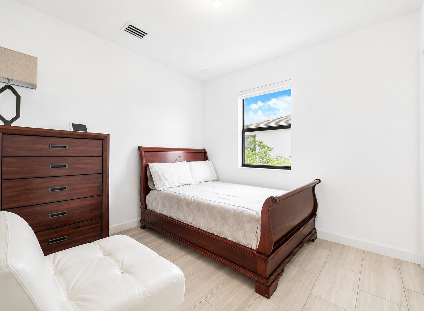 20682 NE 2nd, Miami FL 33179