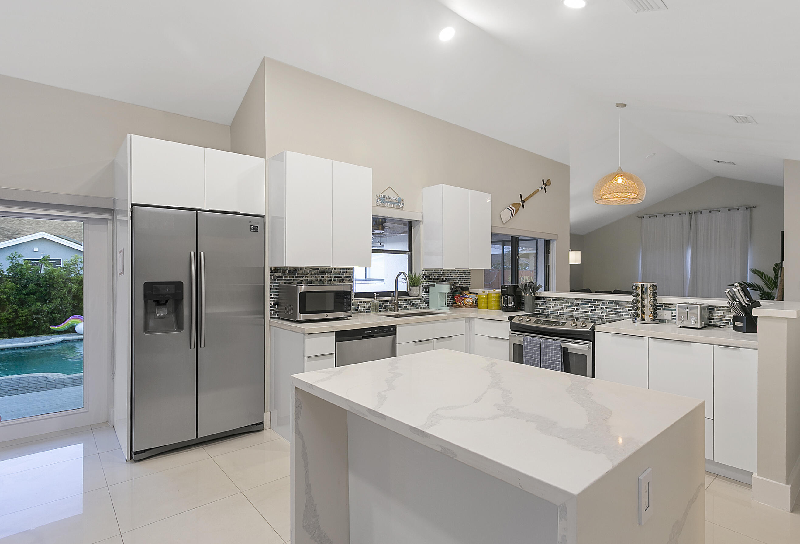 231 SE 8th, Dania Beach FL 33004
