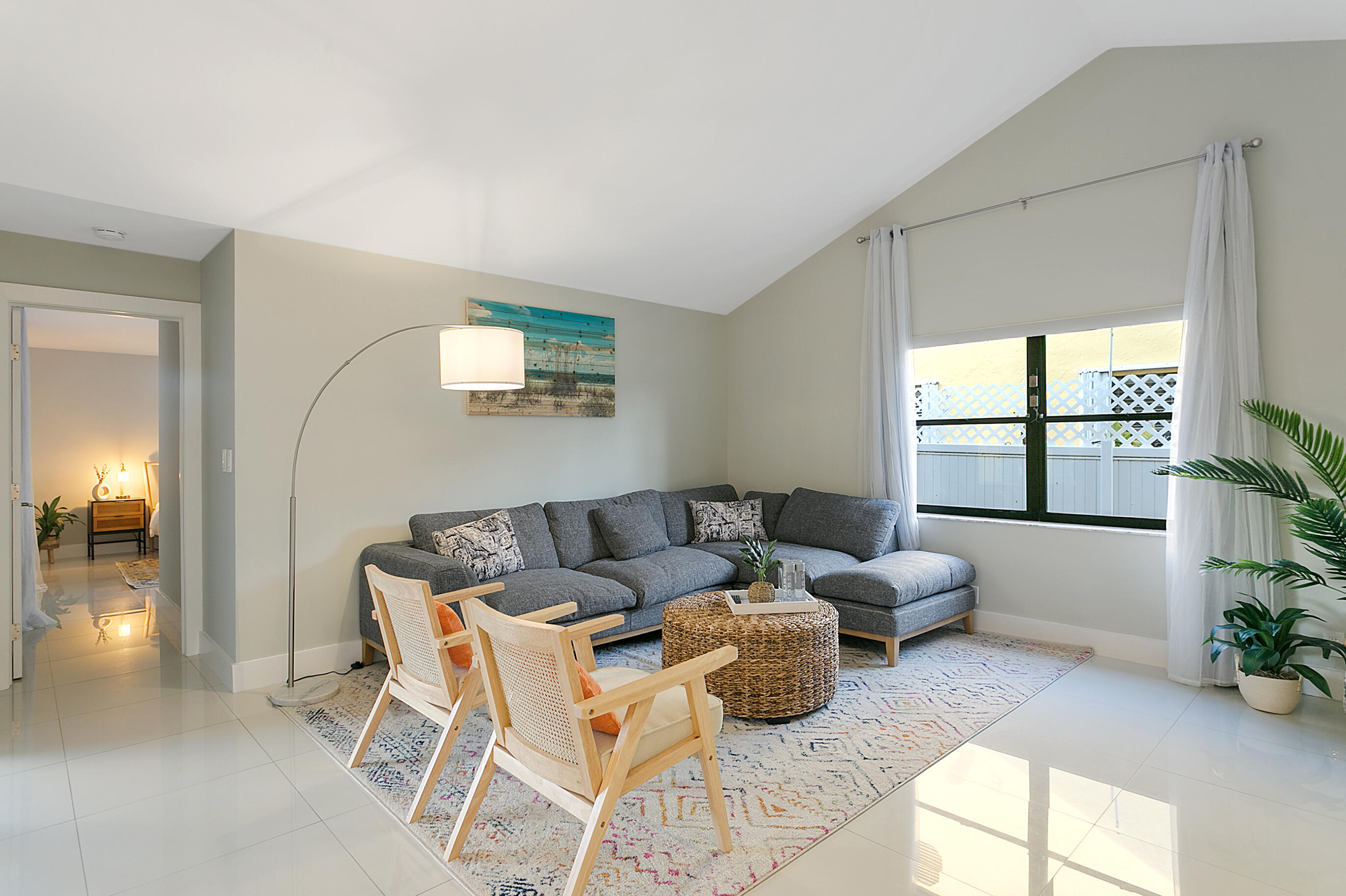 231 SE 8th, Dania Beach FL 33004