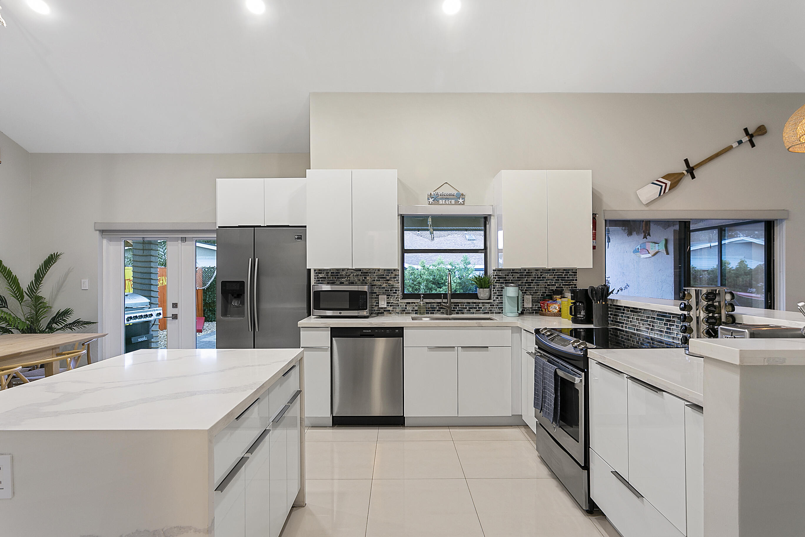 231 SE 8th, Dania Beach FL 33004