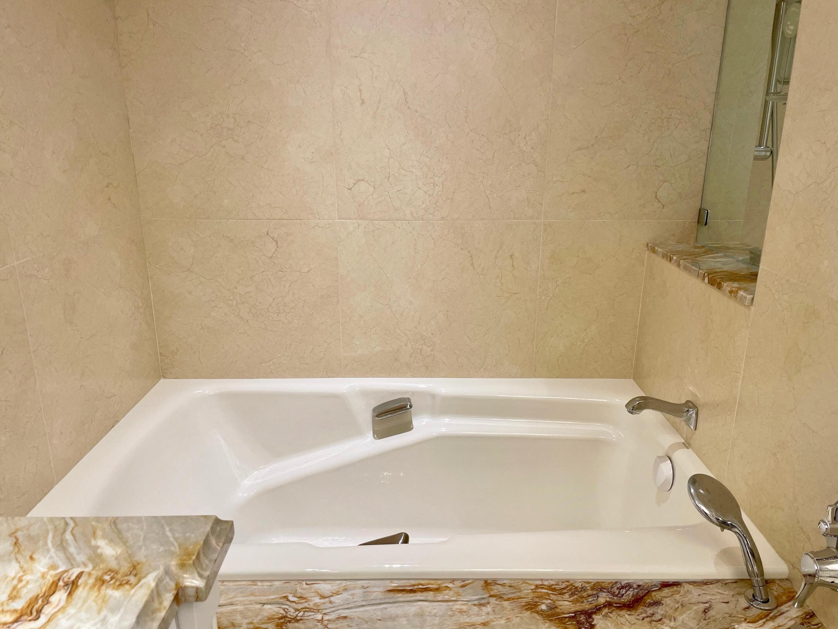250 S Ocean #6f, Boca Raton FL 33432