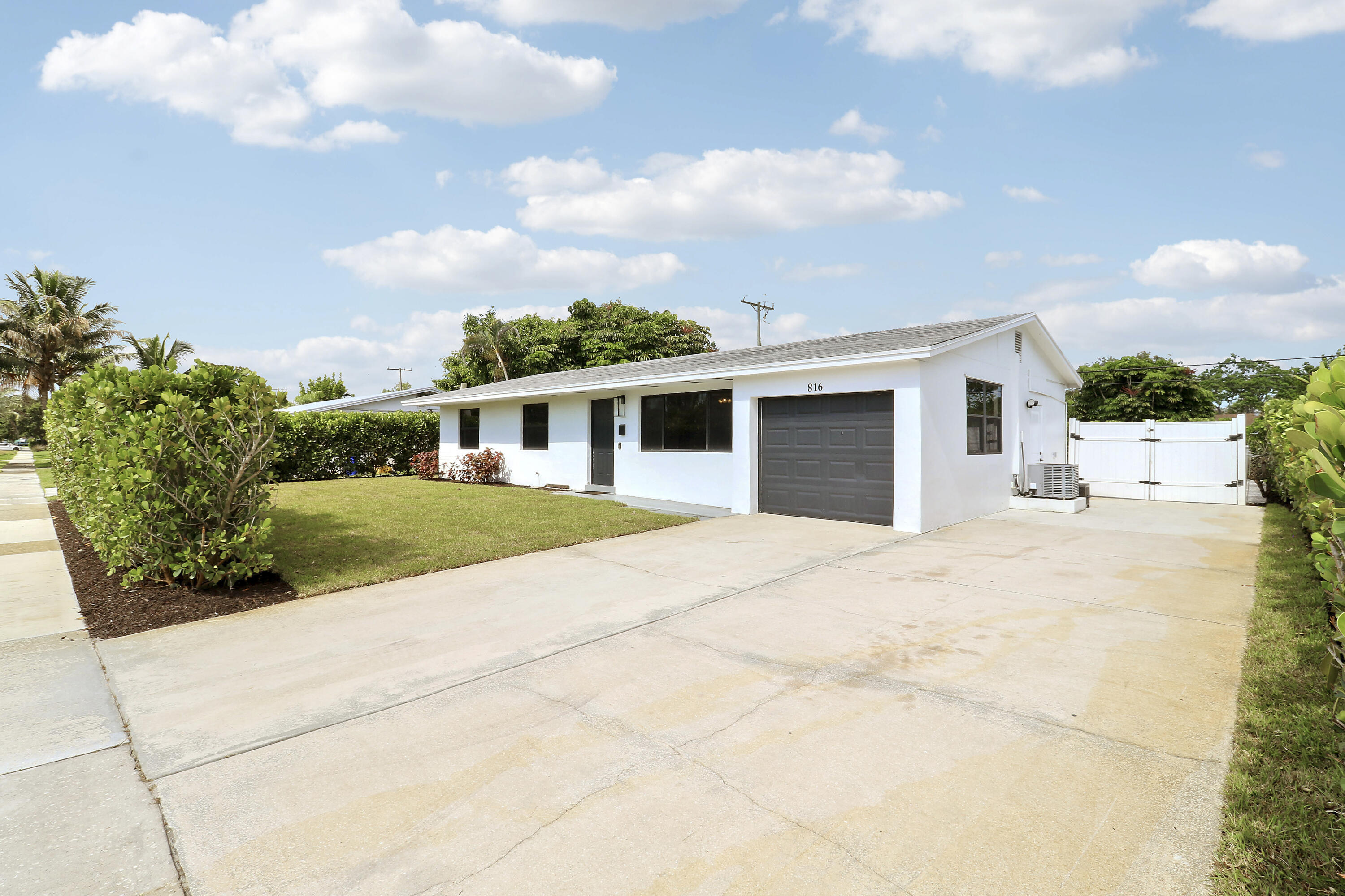 816 Juniper, North Palm Beach FL 33408