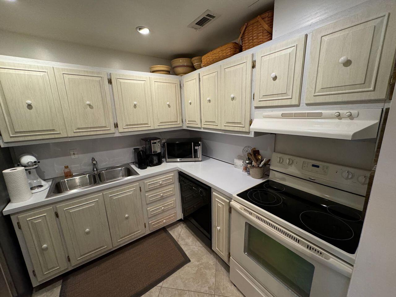 6219 Bay Club #2, Fort Lauderdale FL 33308