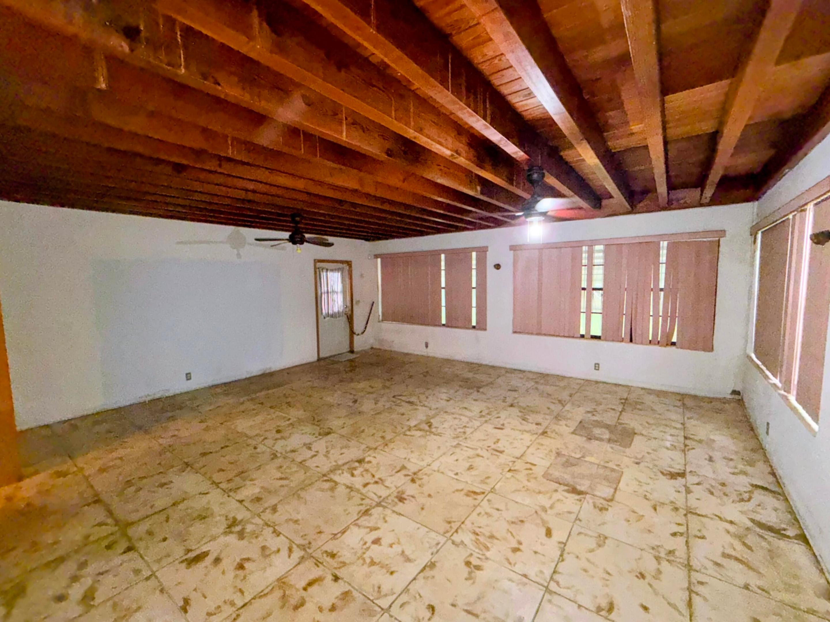 424 NE 72nd, Miami FL 33138