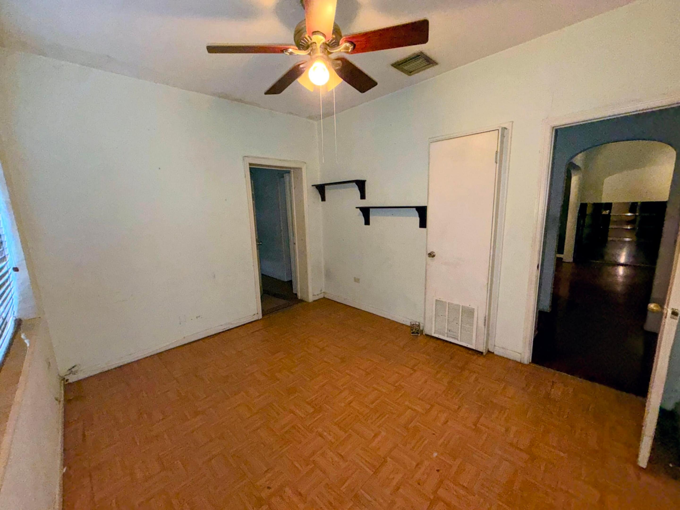 424 NE 72nd, Miami FL 33138
