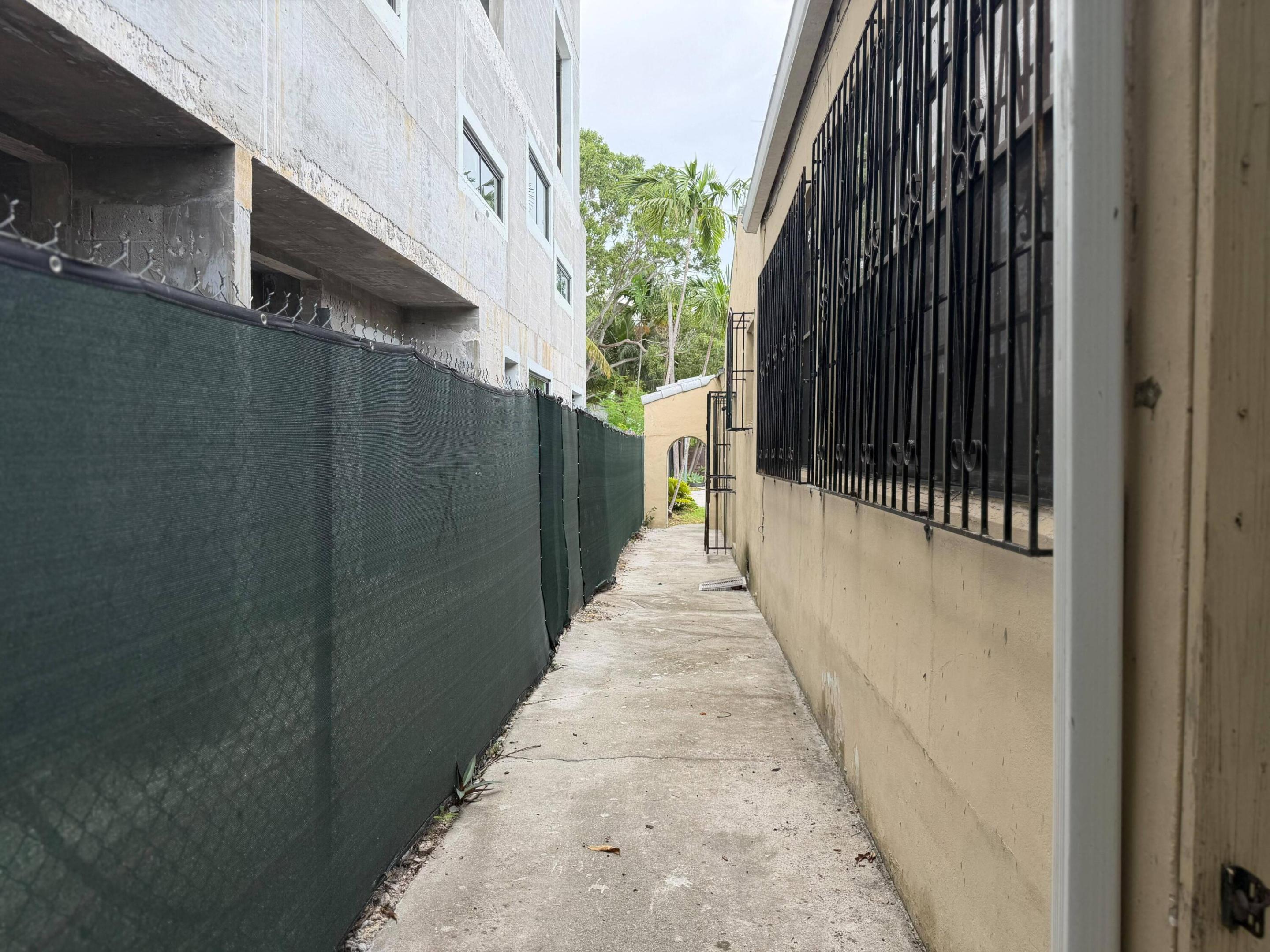 424 NE 72nd, Miami FL 33138