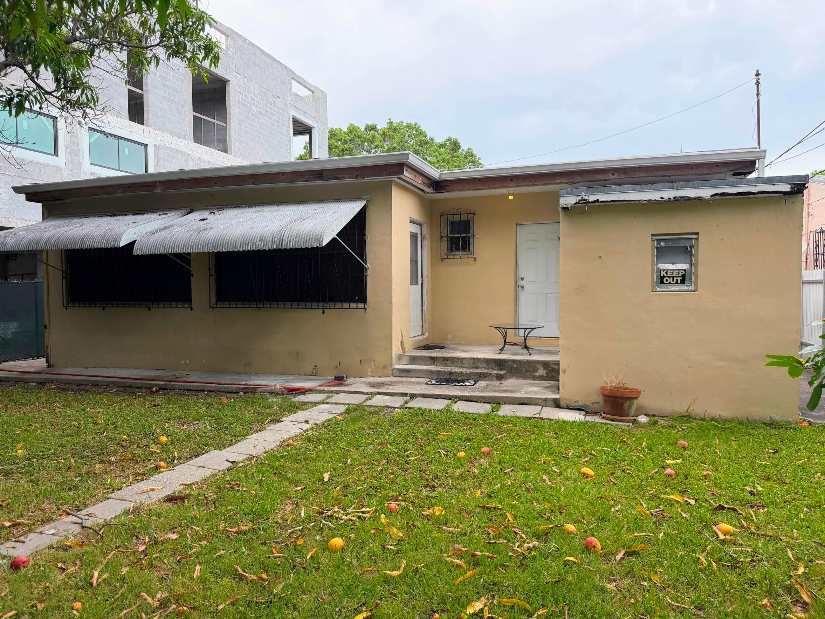 424 NE 72nd, Miami FL 33138