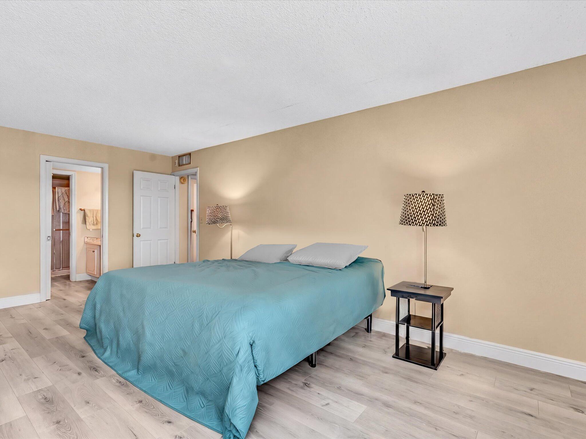 1350 River Reach #111, Fort Lauderdale FL 33315