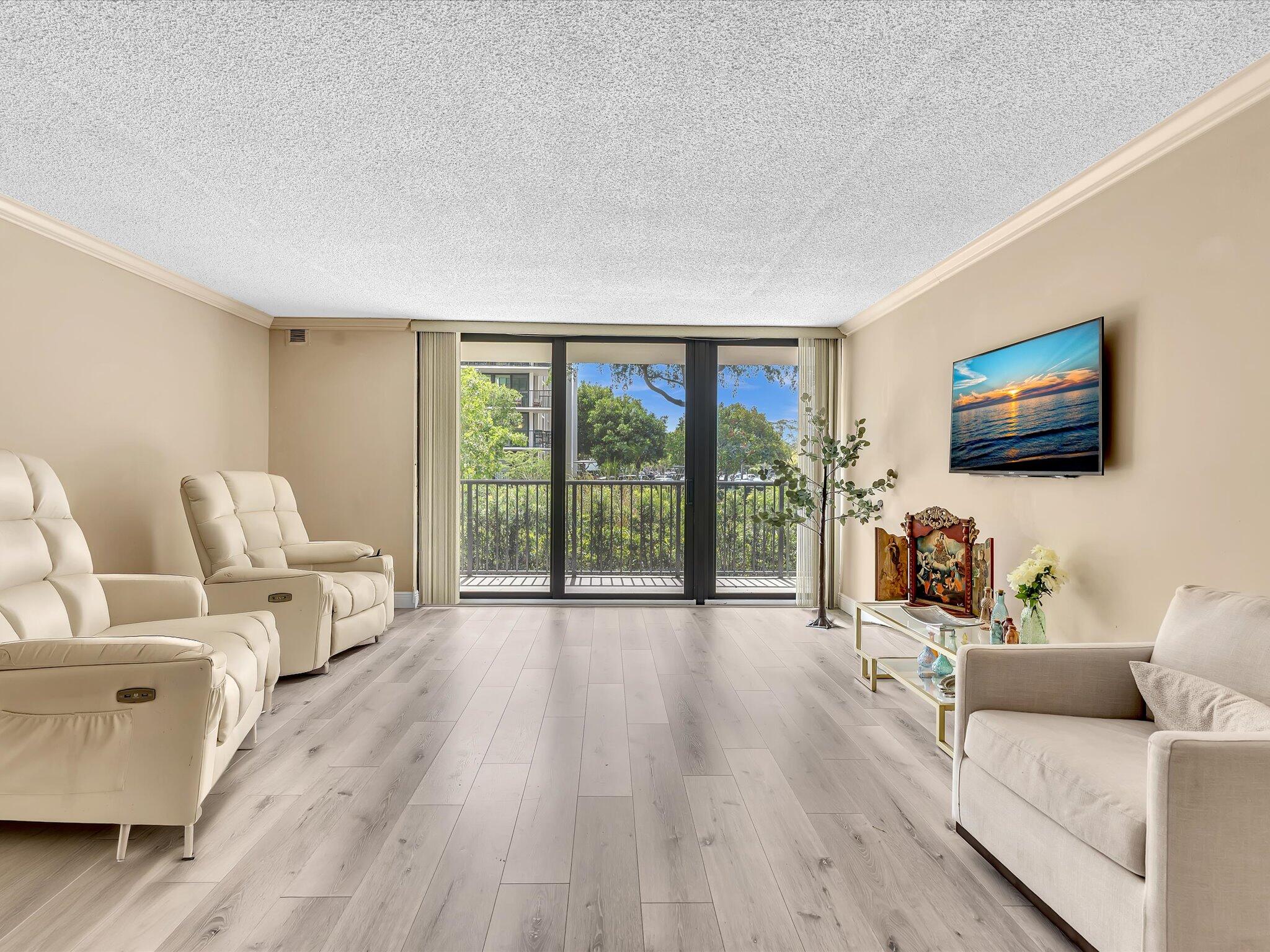 1350 River Reach #111, Fort Lauderdale FL 33315