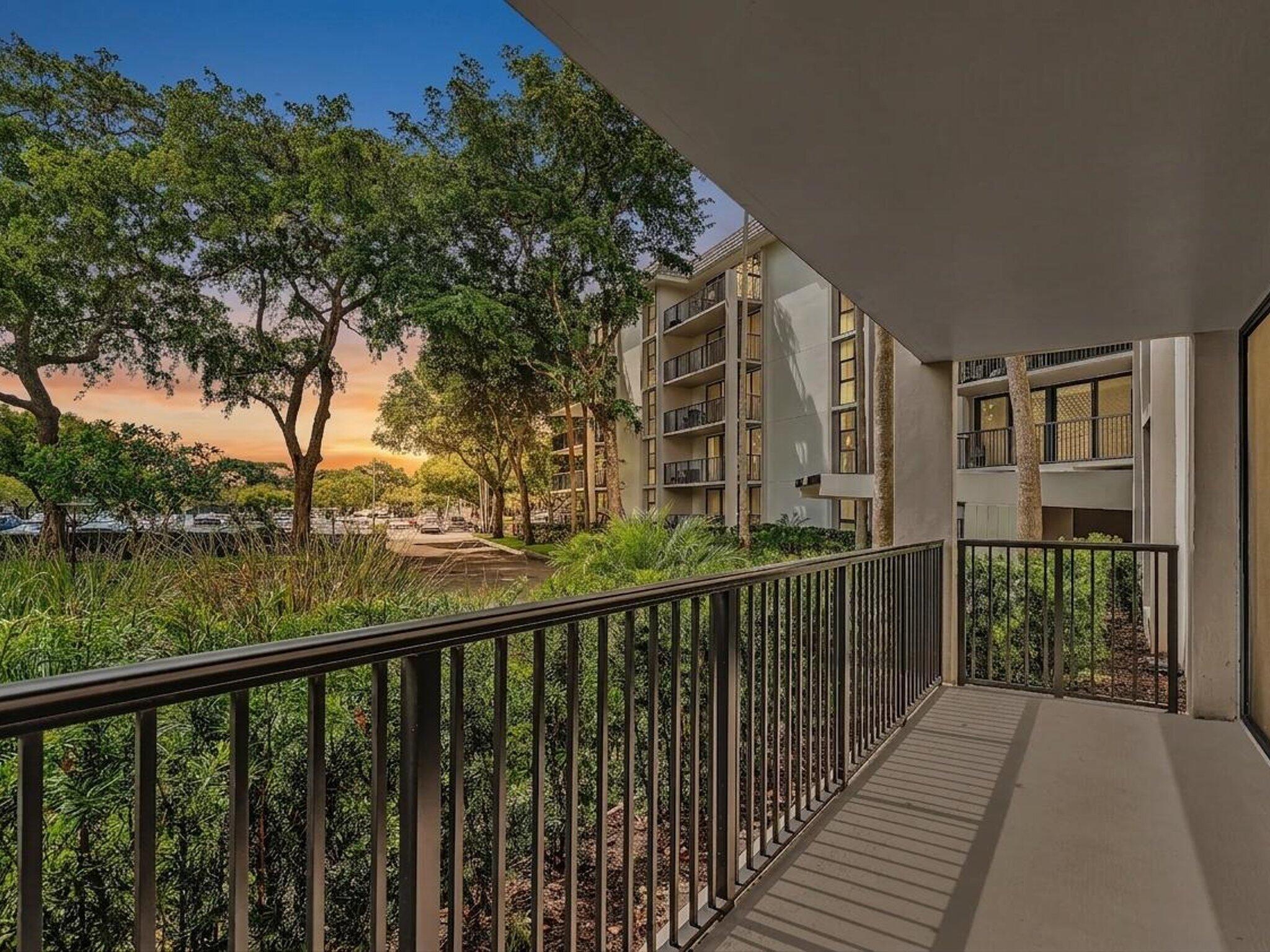 1350 River Reach #111, Fort Lauderdale FL 33315
