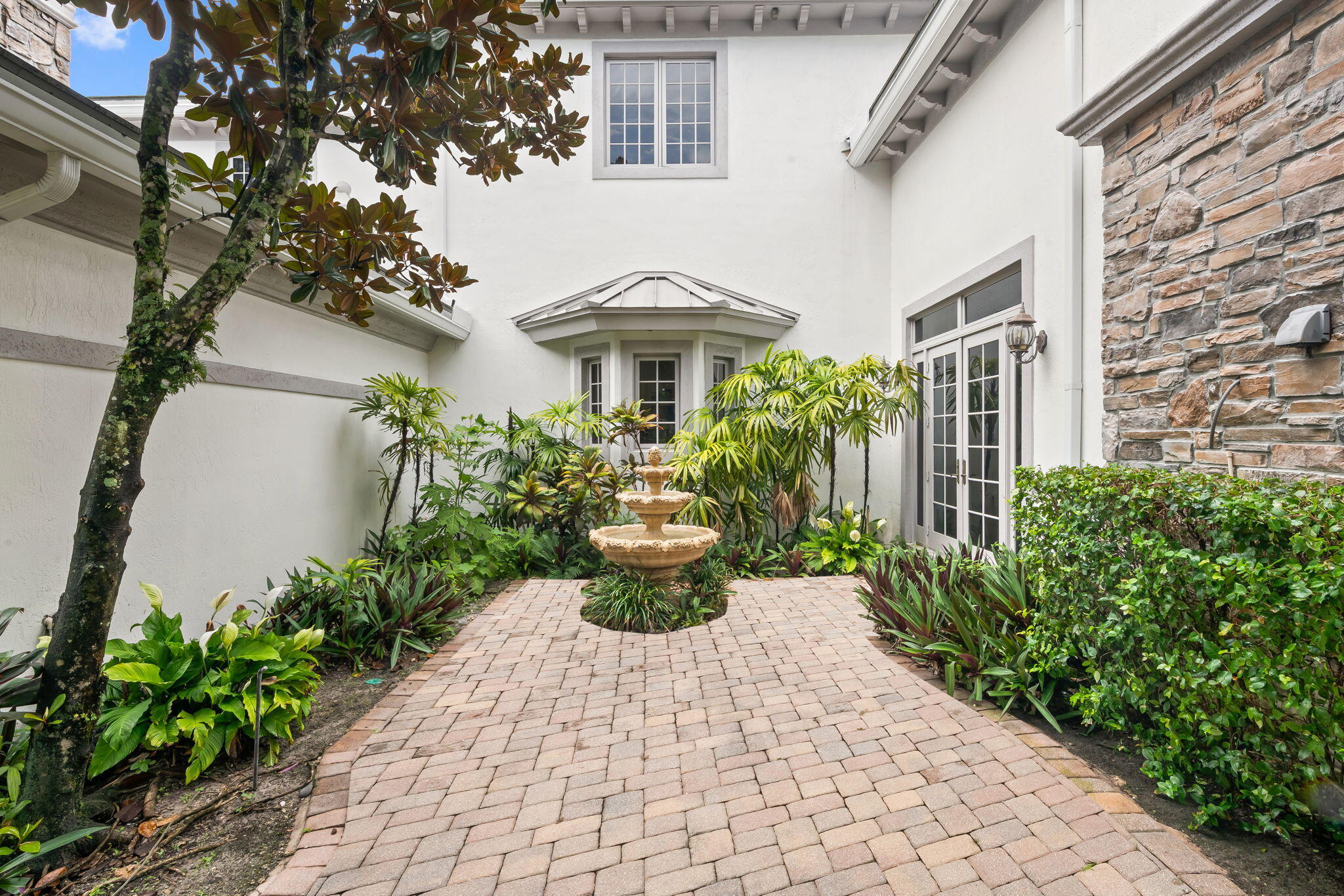 8950 NW 70th, Parkland FL 33067