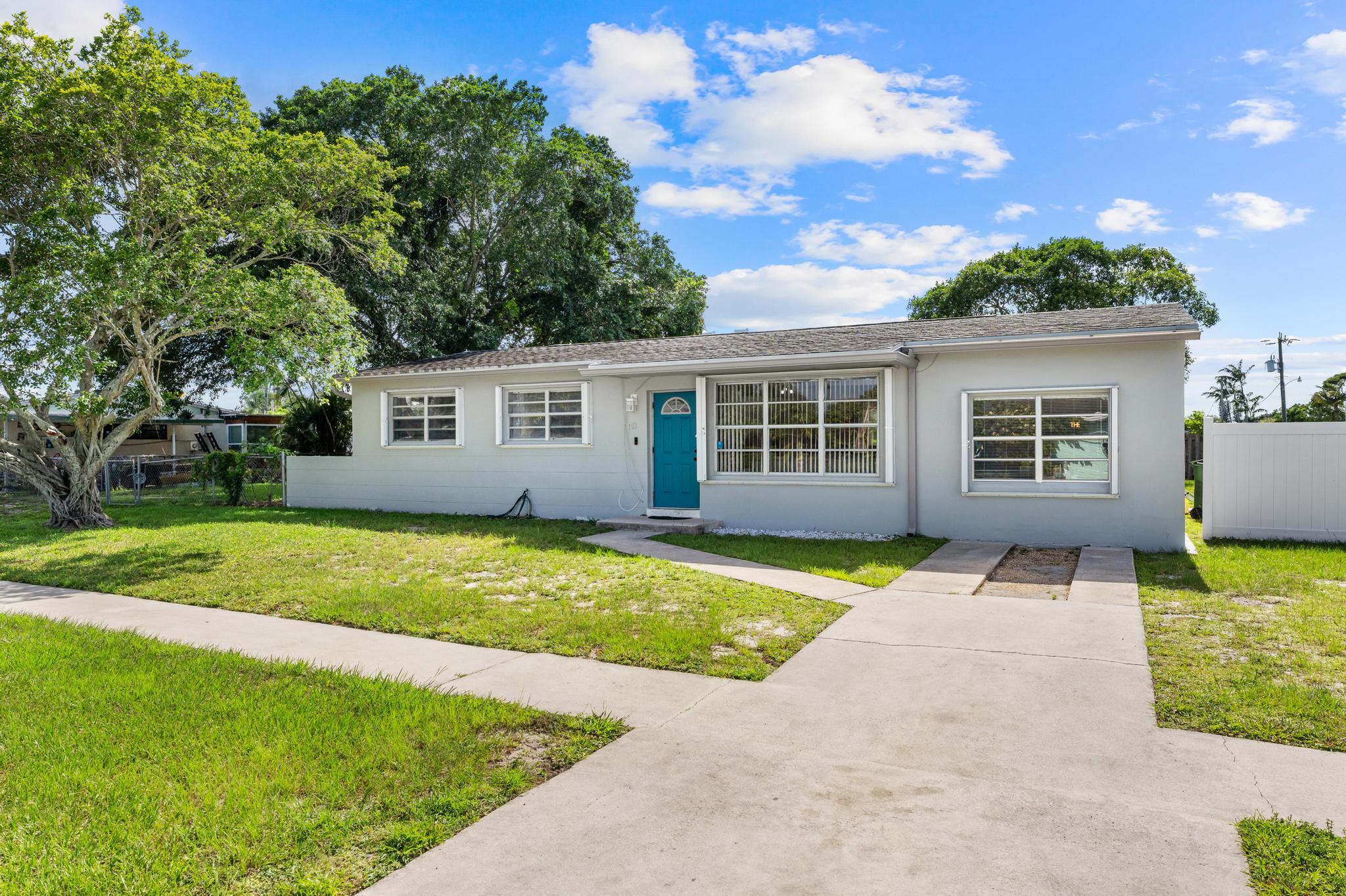 153 Abaco, Palm Springs FL 33461