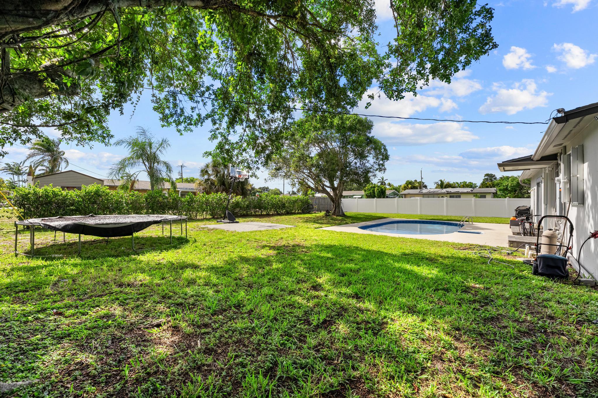 153 Abaco, Palm Springs FL 33461
