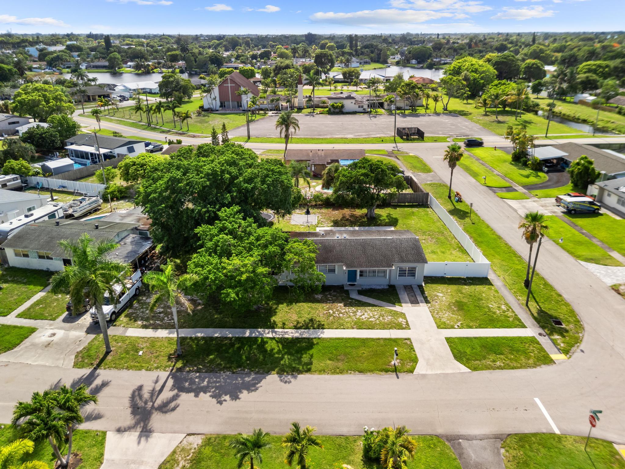 153 Abaco, Palm Springs FL 33461