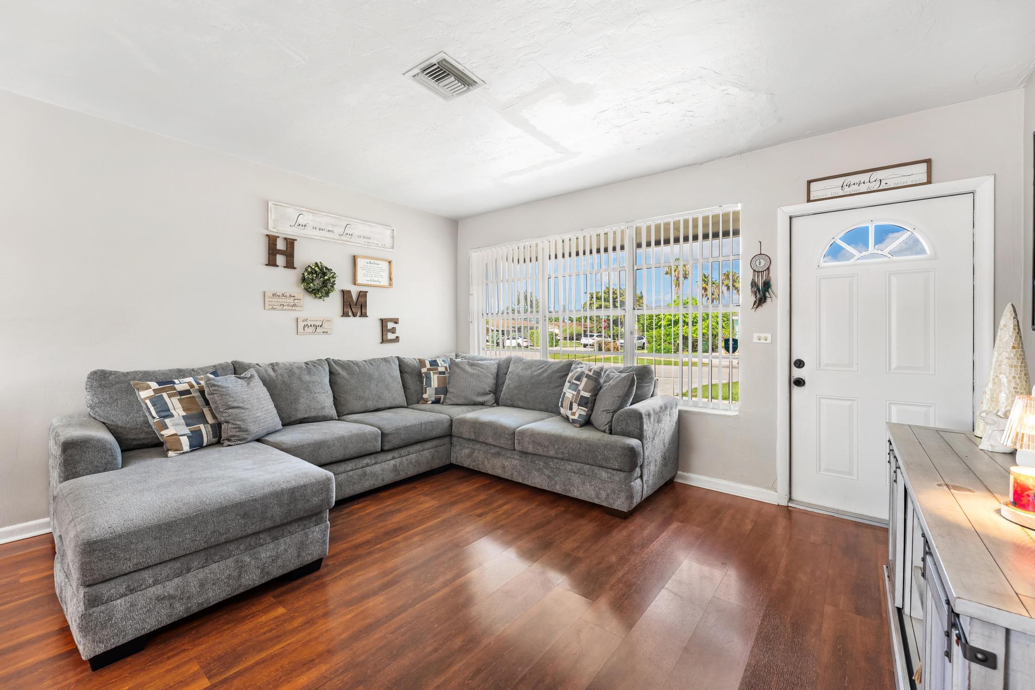 153 Abaco, Palm Springs FL 33461
