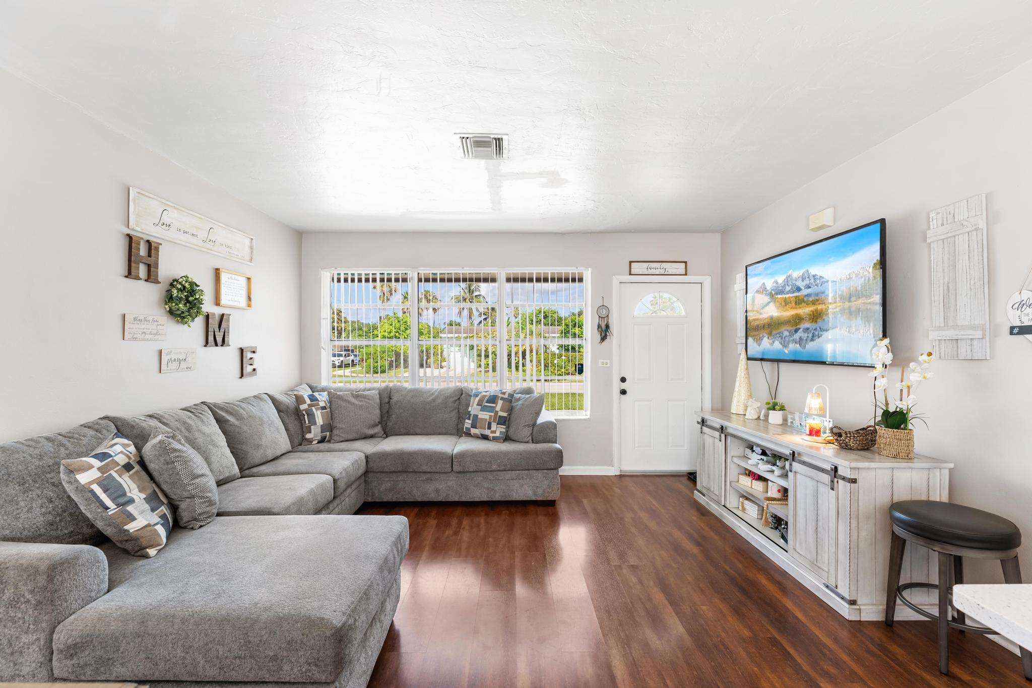 153 Abaco, Palm Springs FL 33461