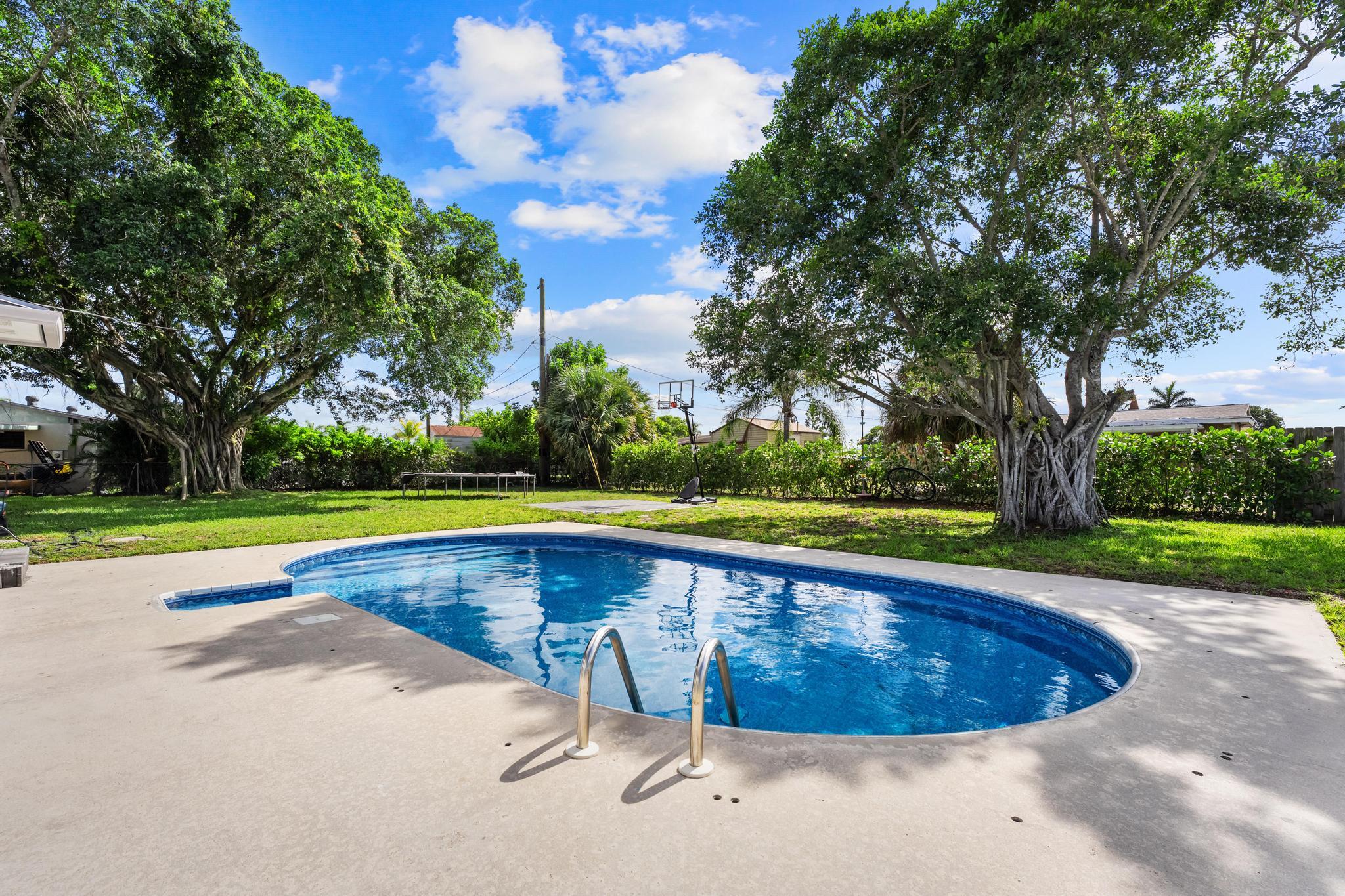 153 Abaco, Palm Springs FL 33461