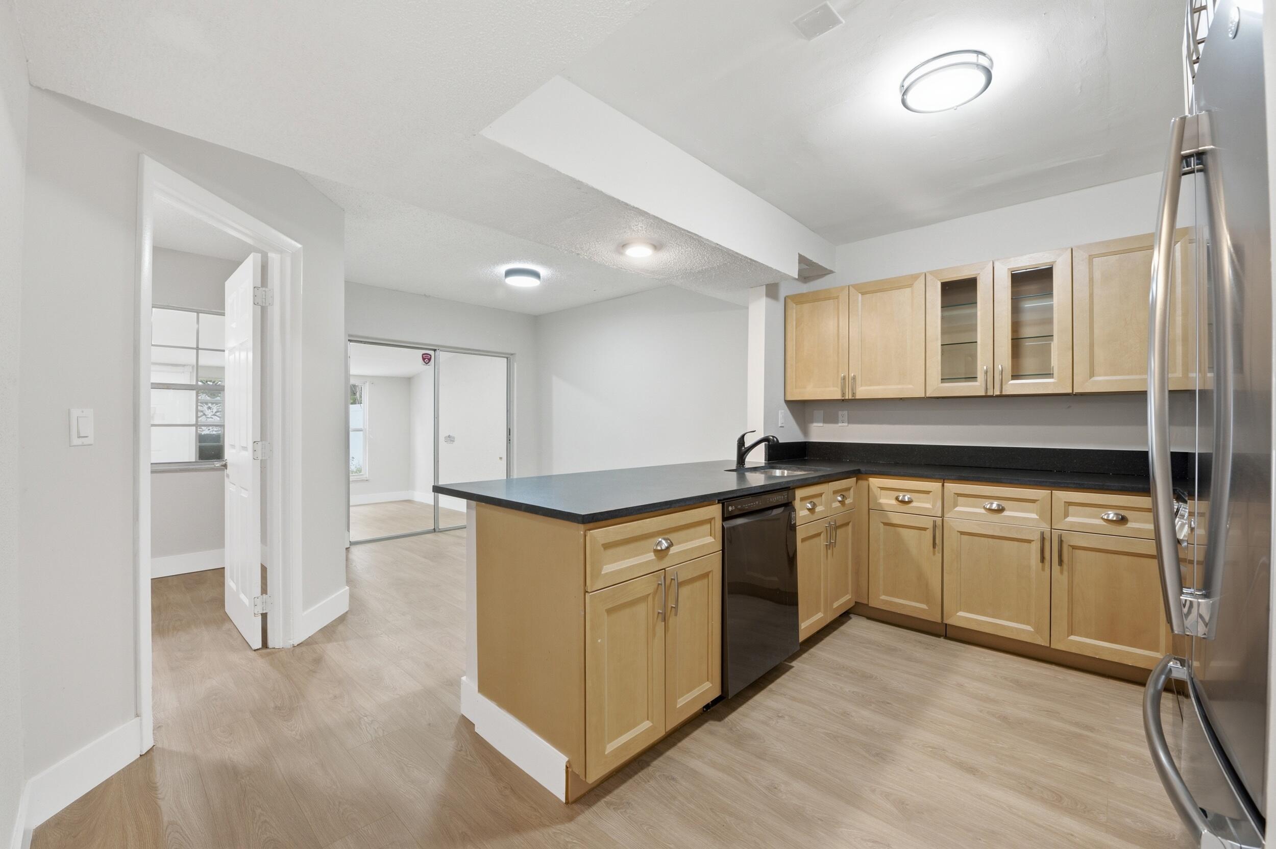 7318 NW 75th, Tamarac FL 33321