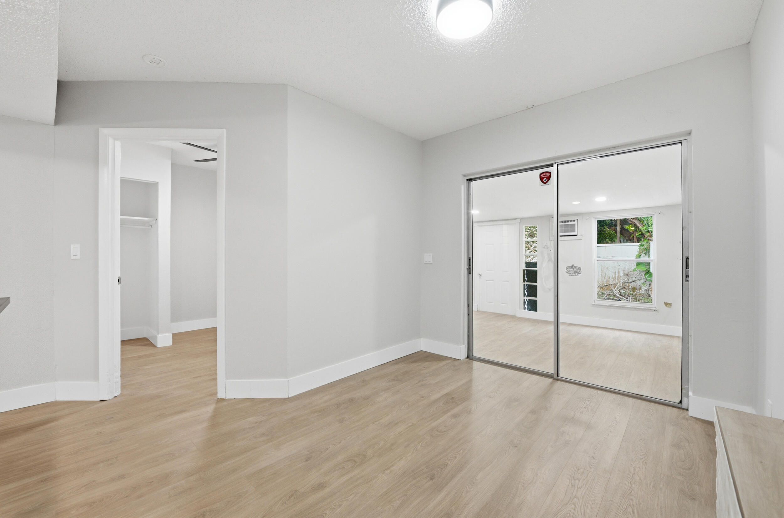 7318 NW 75th, Tamarac FL 33321