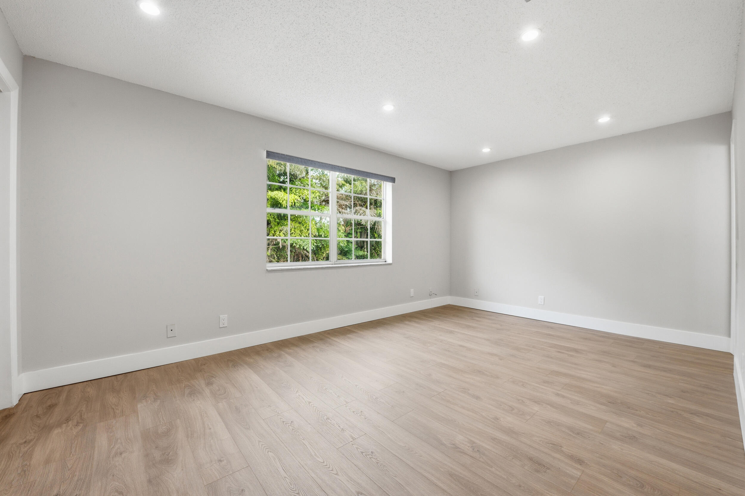 7318 NW 75th, Tamarac FL 33321