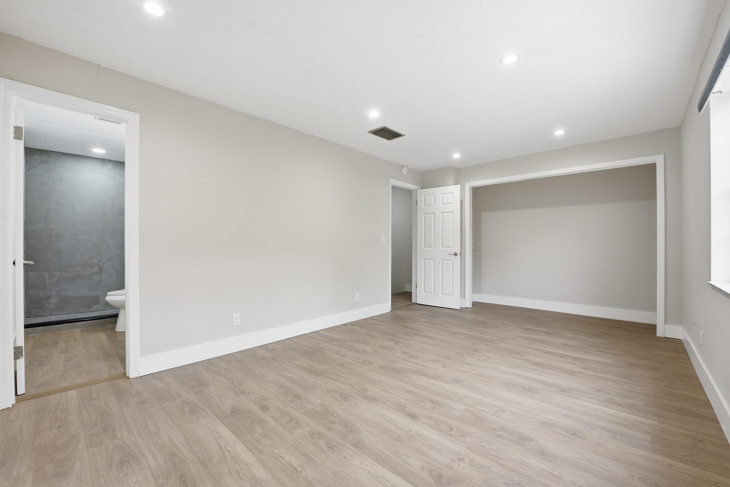 7318 NW 75th, Tamarac FL 33321