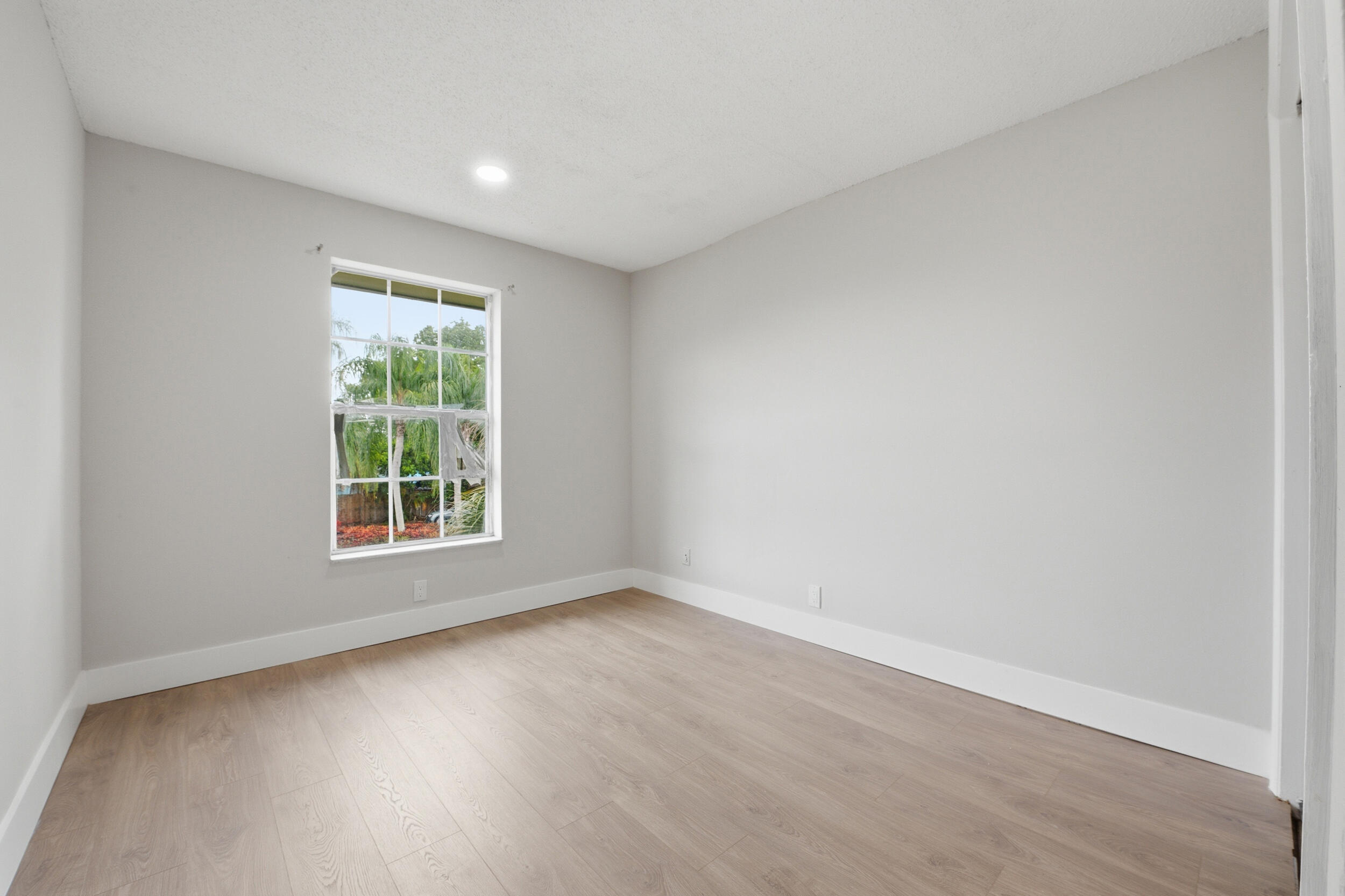 7318 NW 75th, Tamarac FL 33321