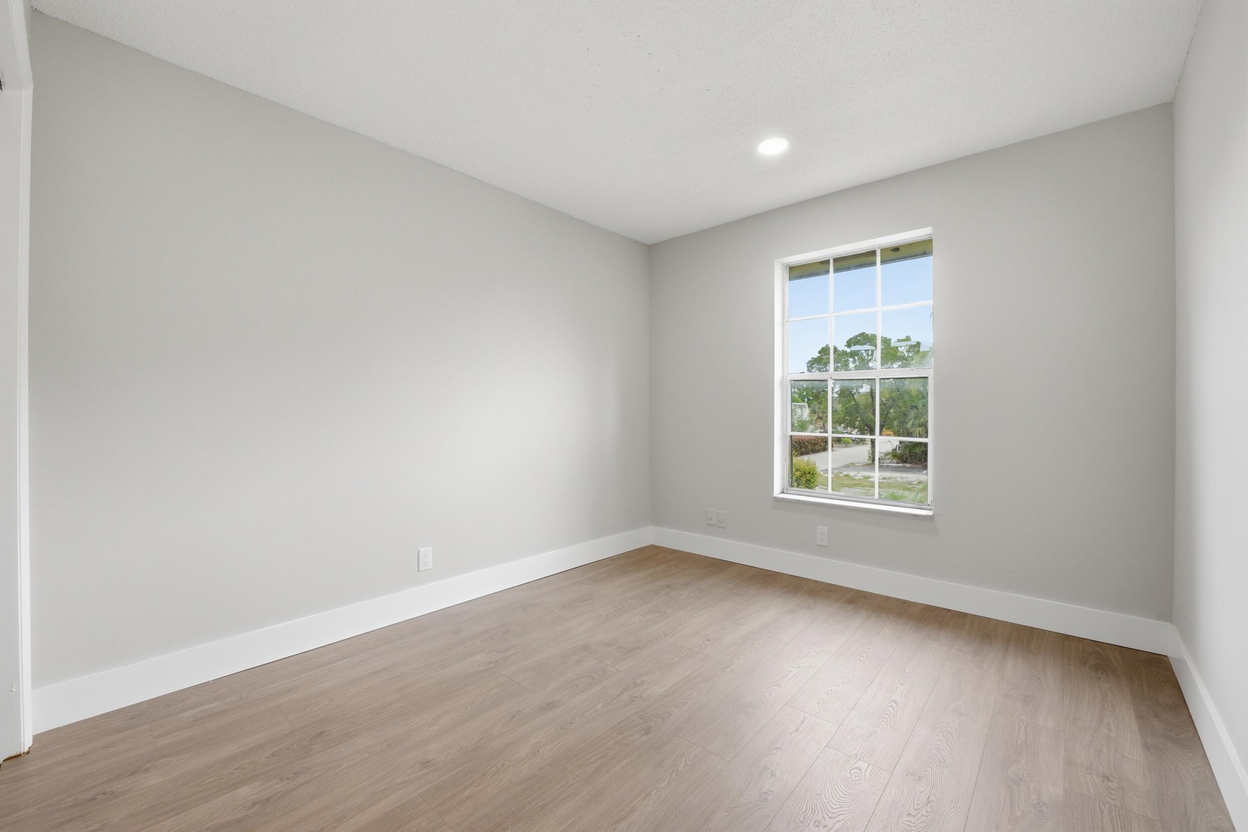 7318 NW 75th, Tamarac FL 33321