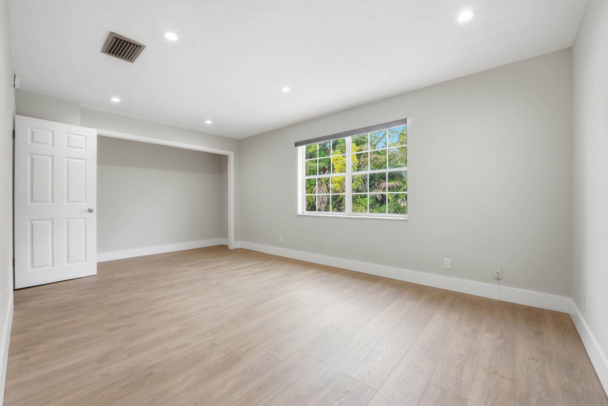 7318 NW 75th, Tamarac FL 33321