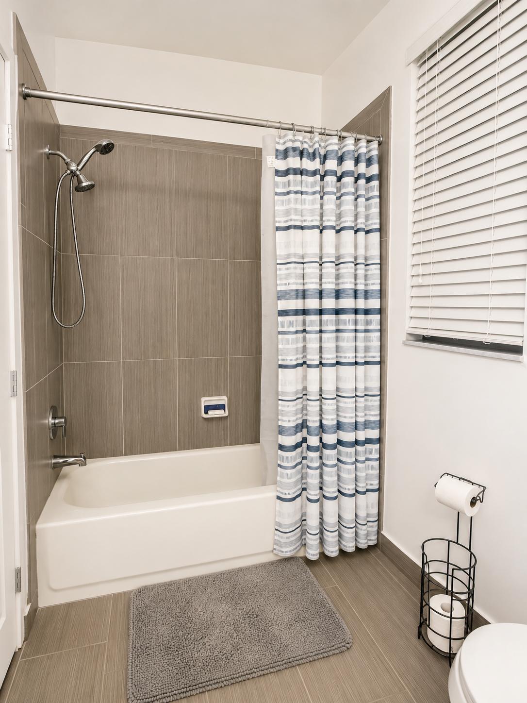 4822 NW 56th, Tamarac FL 33319