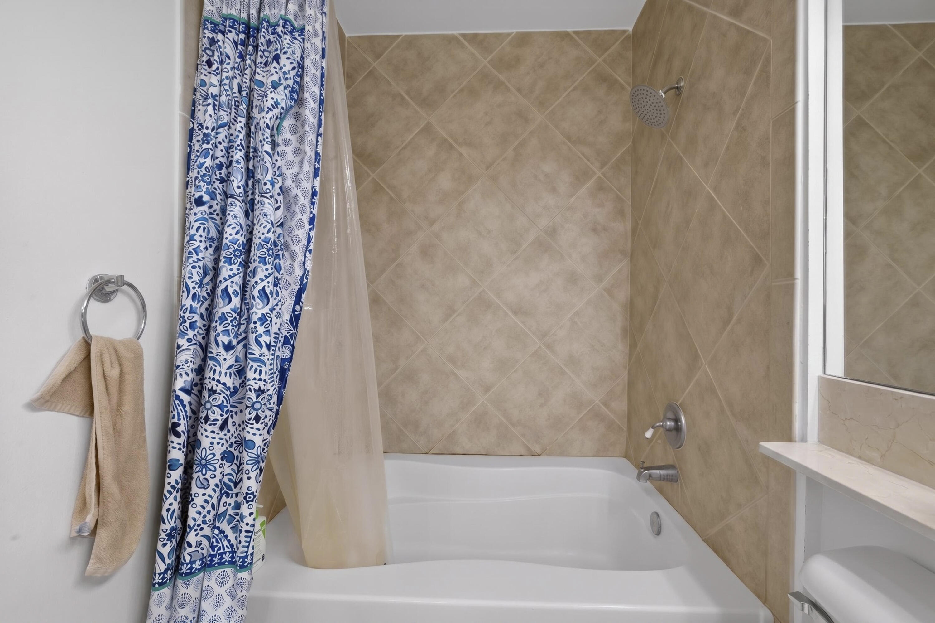 804 E Windward #111, Lantana FL 33462