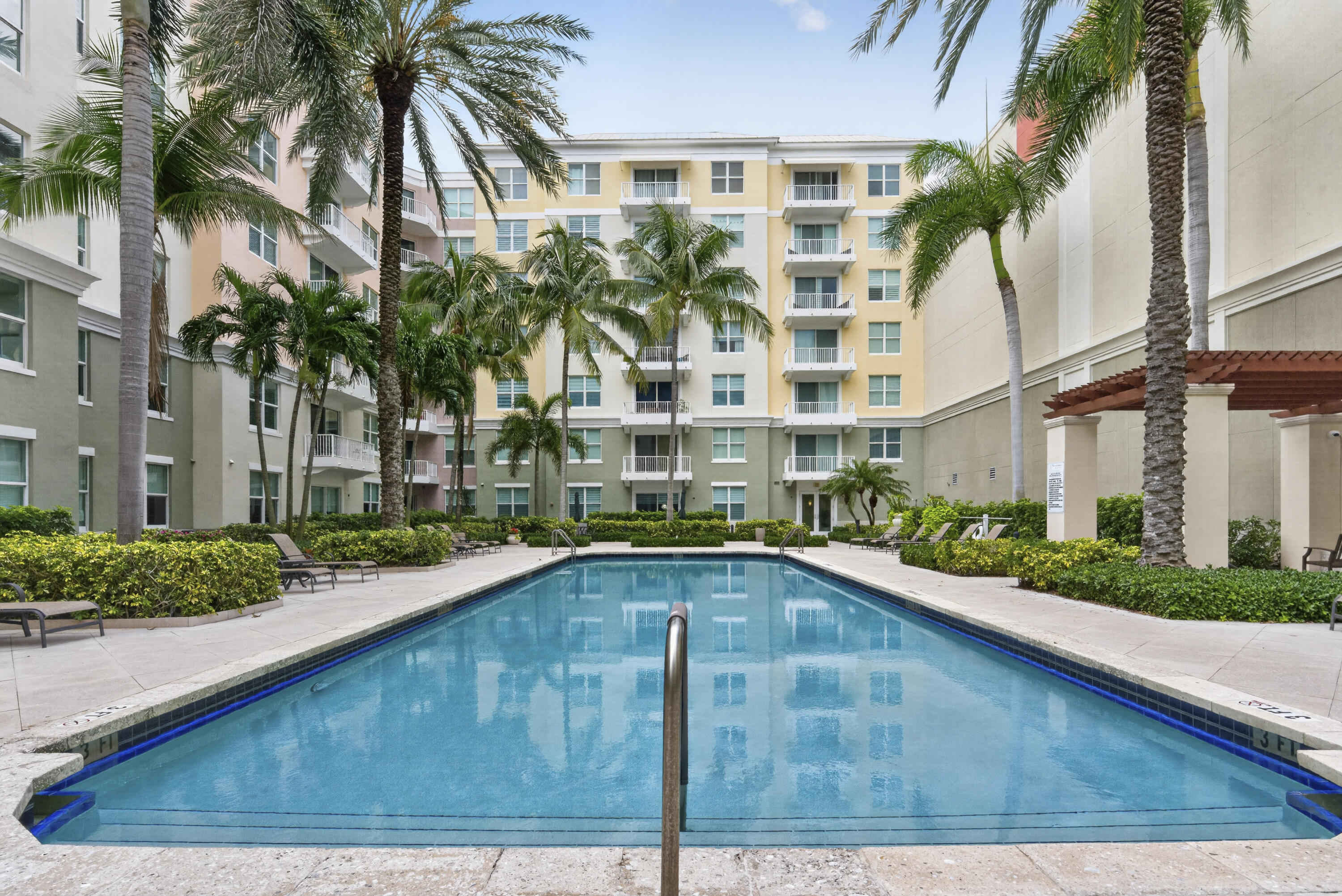 804 E Windward #111, Lantana FL 33462