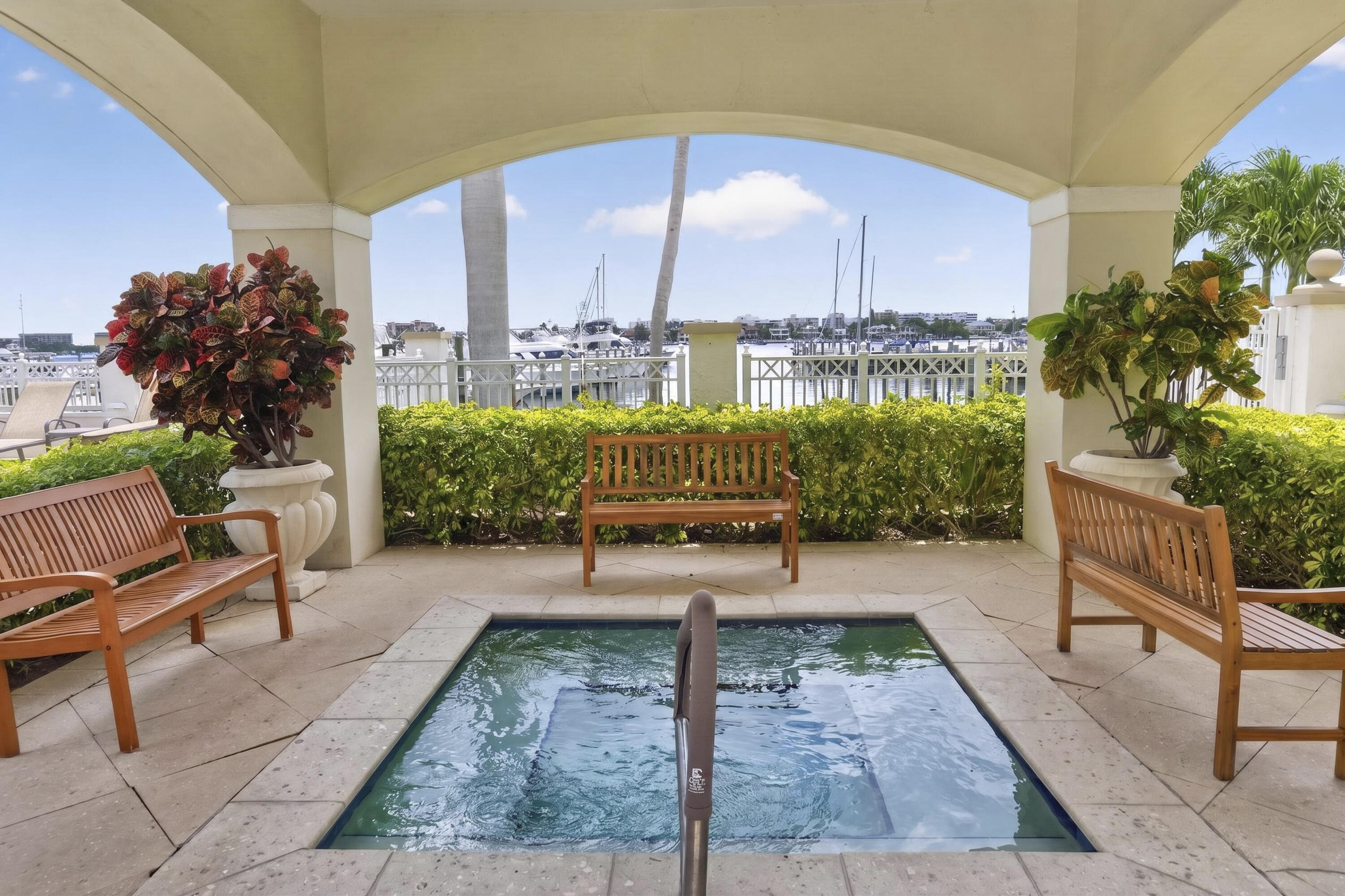 804 E Windward #111, Lantana FL 33462