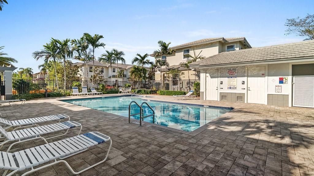 6989 Pines #Gg 39, Coconut Creek FL 33073