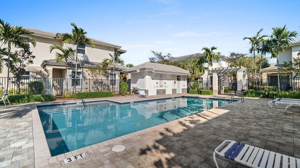 6989 Pines #Gg 39, Coconut Creek FL 33073