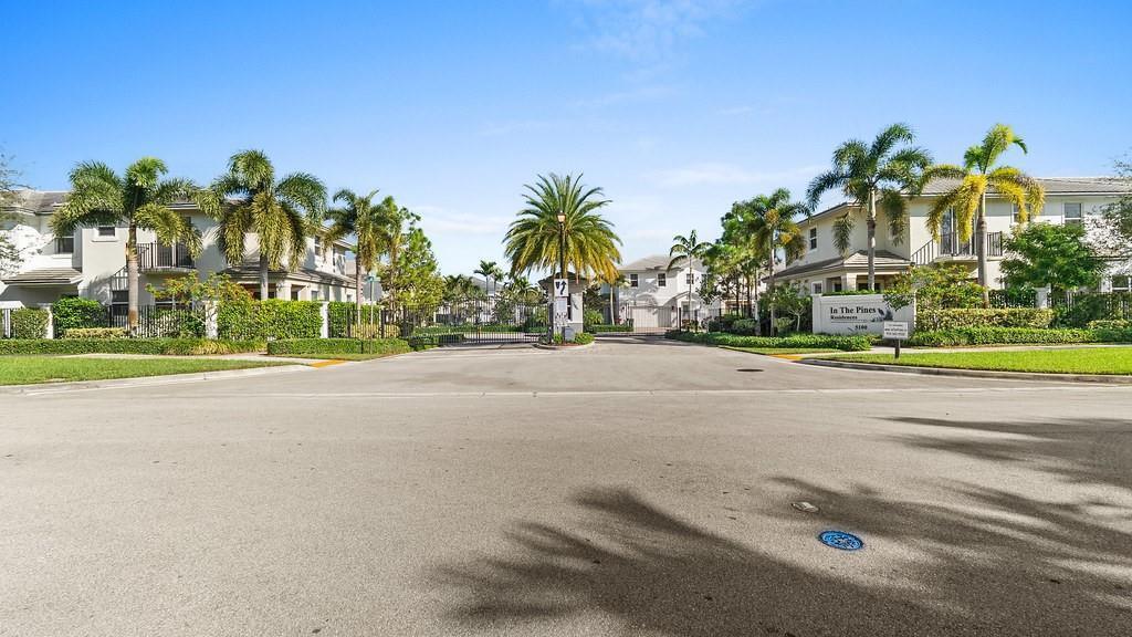 6989 Pines #Gg 39, Coconut Creek FL 33073
