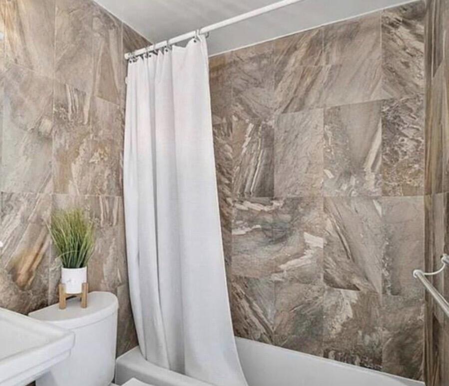 1720 Harrison #15a, Hollywood FL 33020