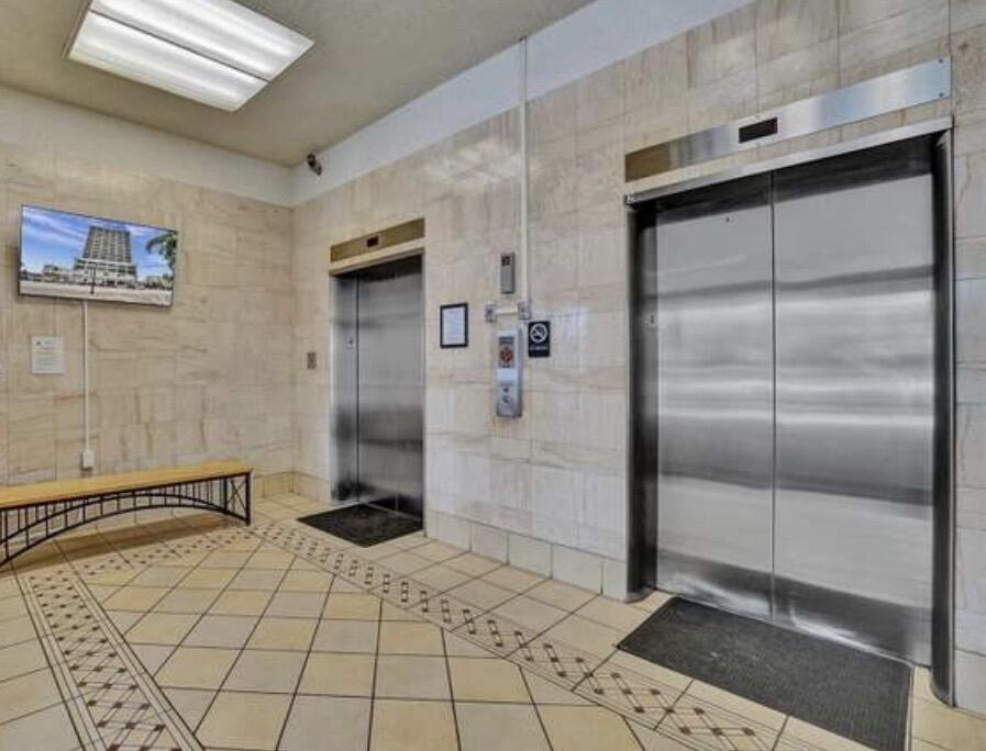 1720 Harrison #15a, Hollywood FL 33020