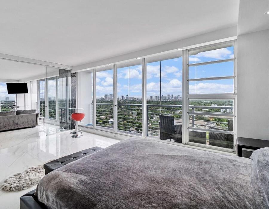 1720 Harrison #15a, Hollywood FL 33020