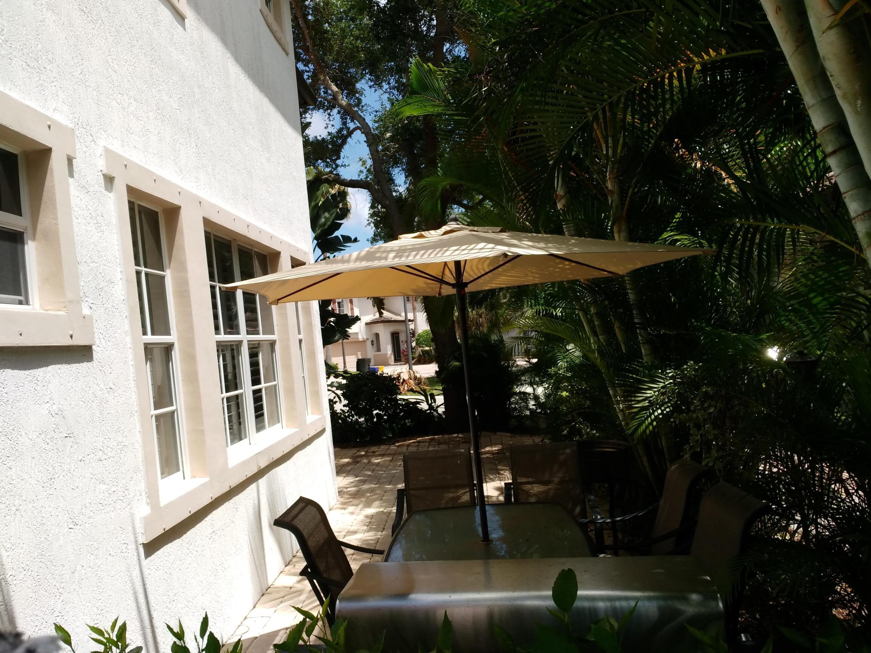 521 Tomahawk, Palm Beach Gardens FL 33410