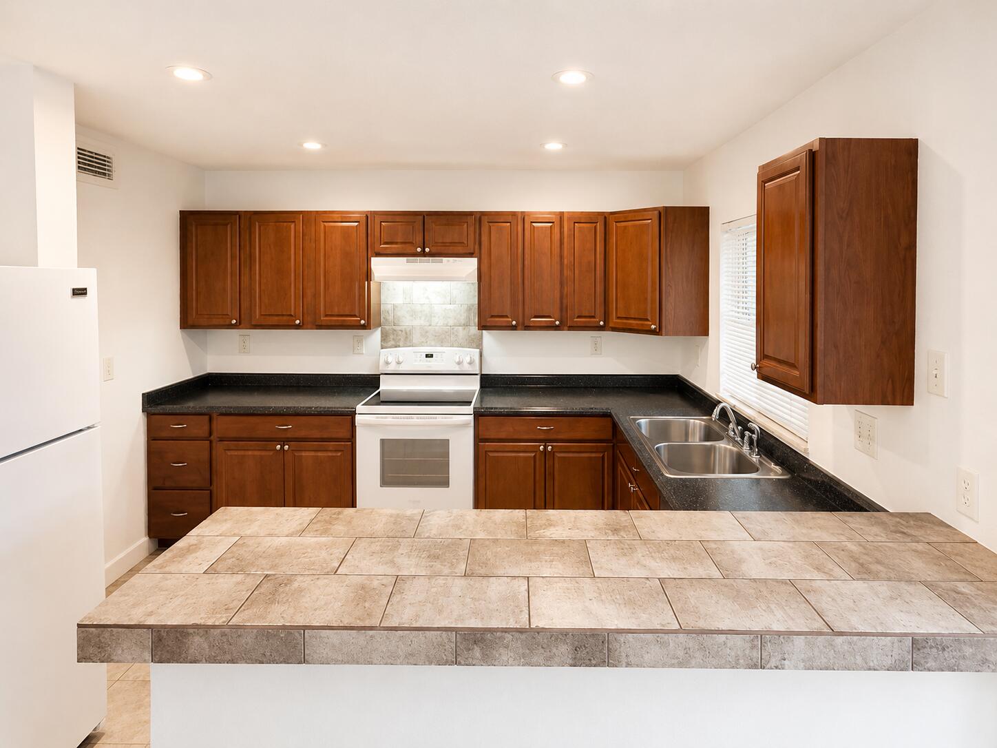 5728 5728 Blueberry Ct, Unit #38, Lauderhill FL 33313