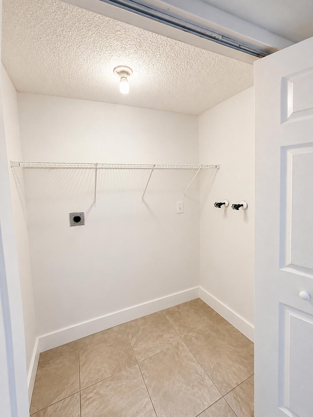 5728 5728 Blueberry Ct, Unit #38, Lauderhill FL 33313