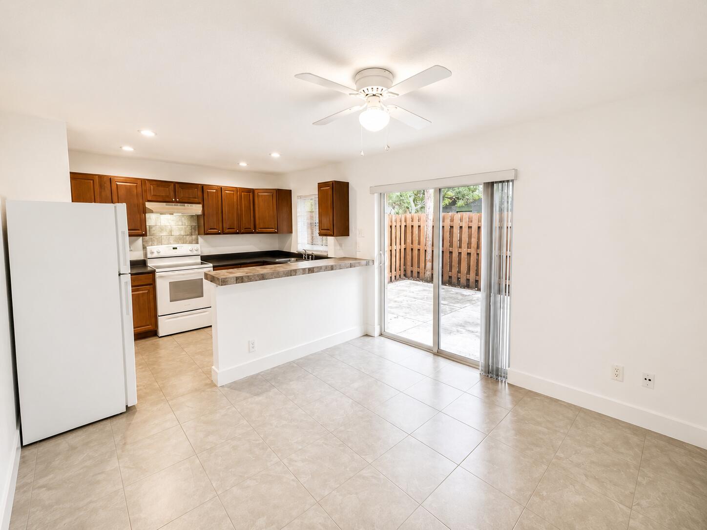 5728 5728 Blueberry Ct, Unit #38, Lauderhill FL 33313