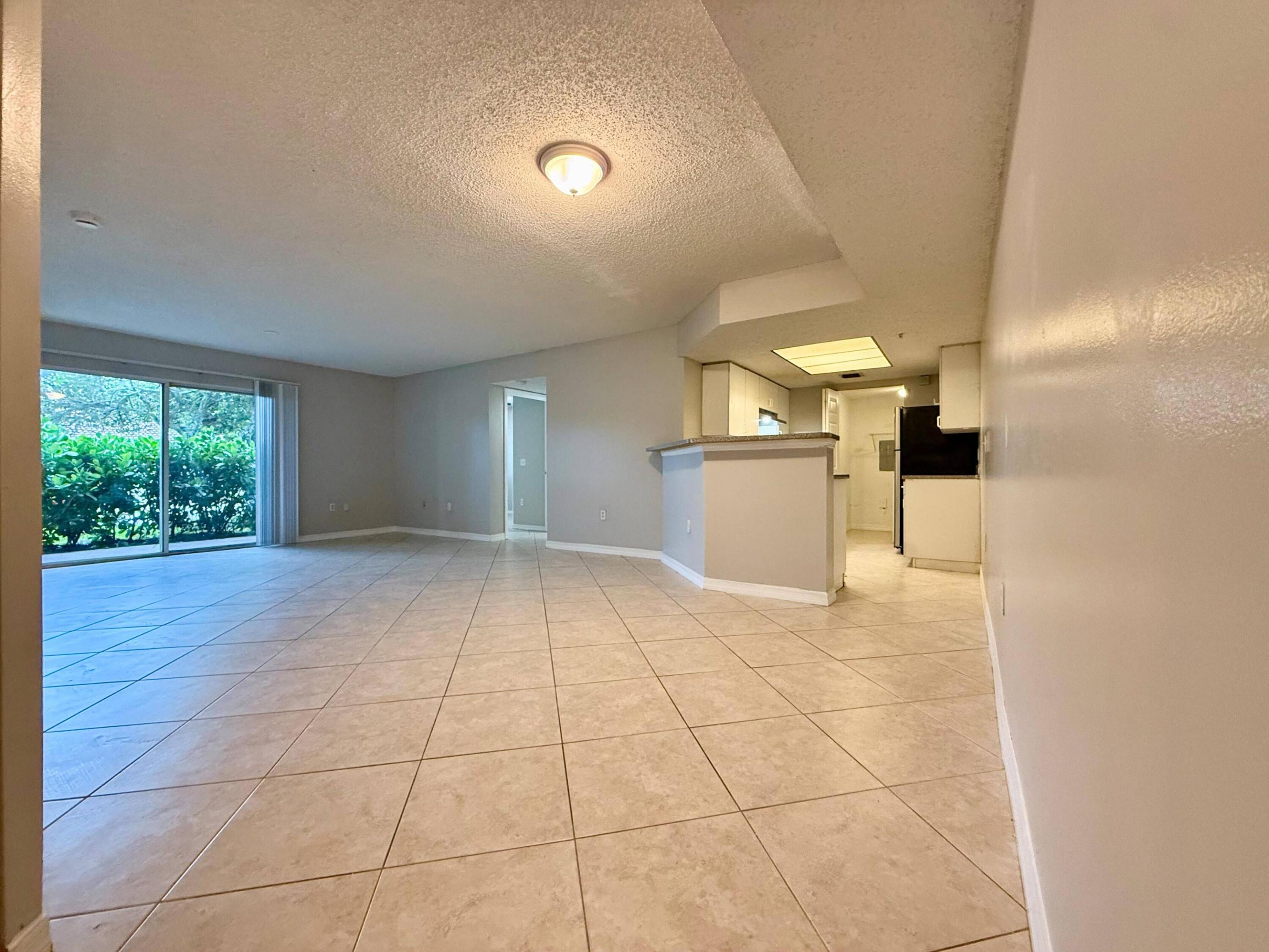 5065 Wiles #105, Coconut Creek FL 33073