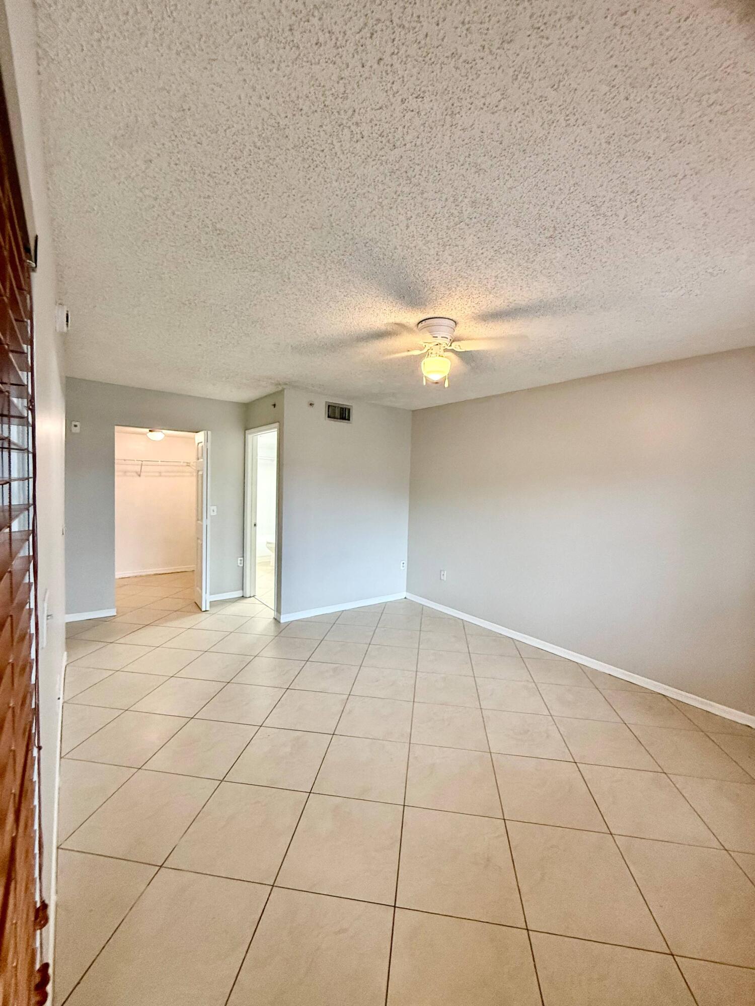 5065 Wiles #105, Coconut Creek FL 33073