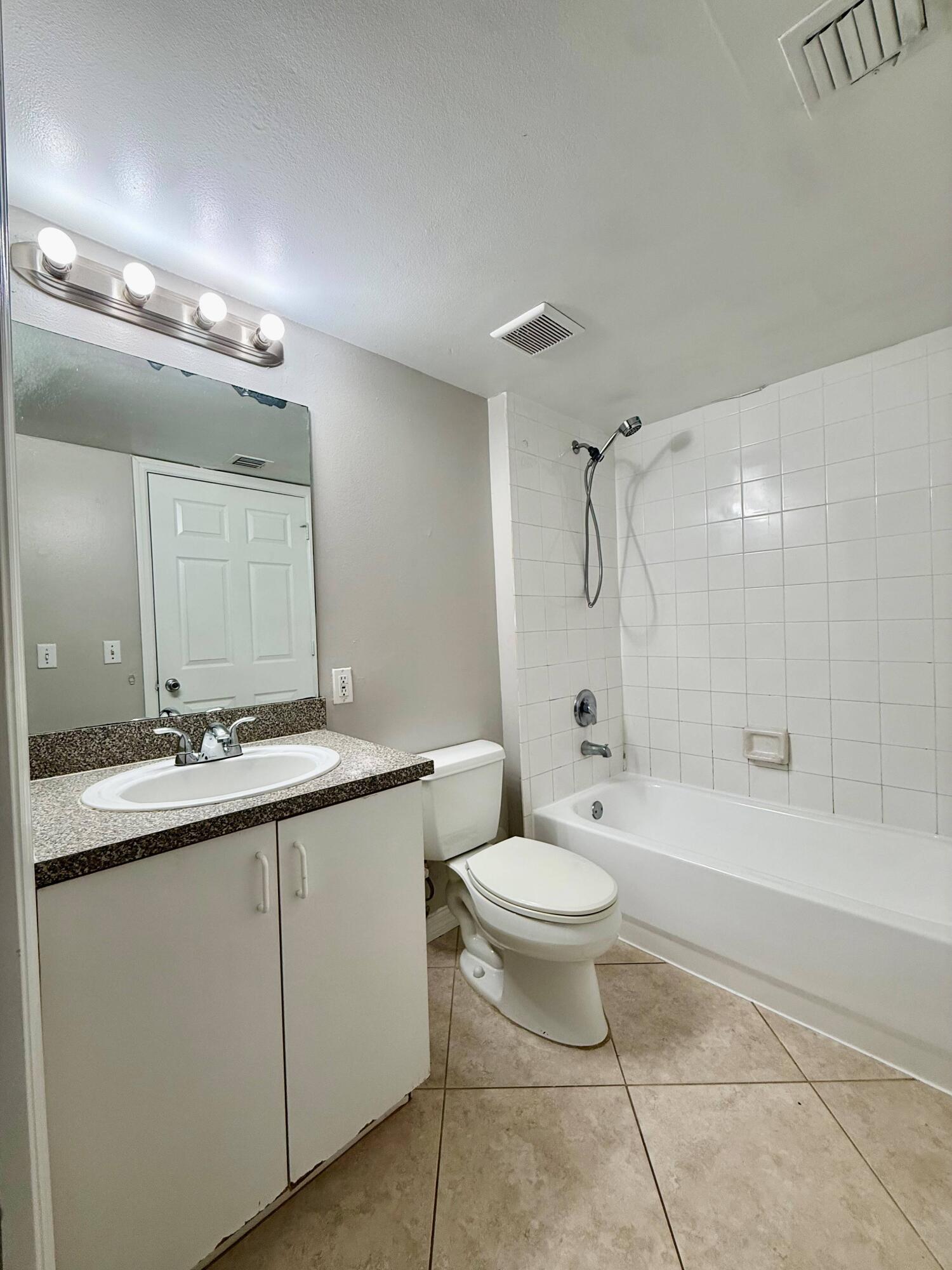 5065 Wiles #105, Coconut Creek FL 33073