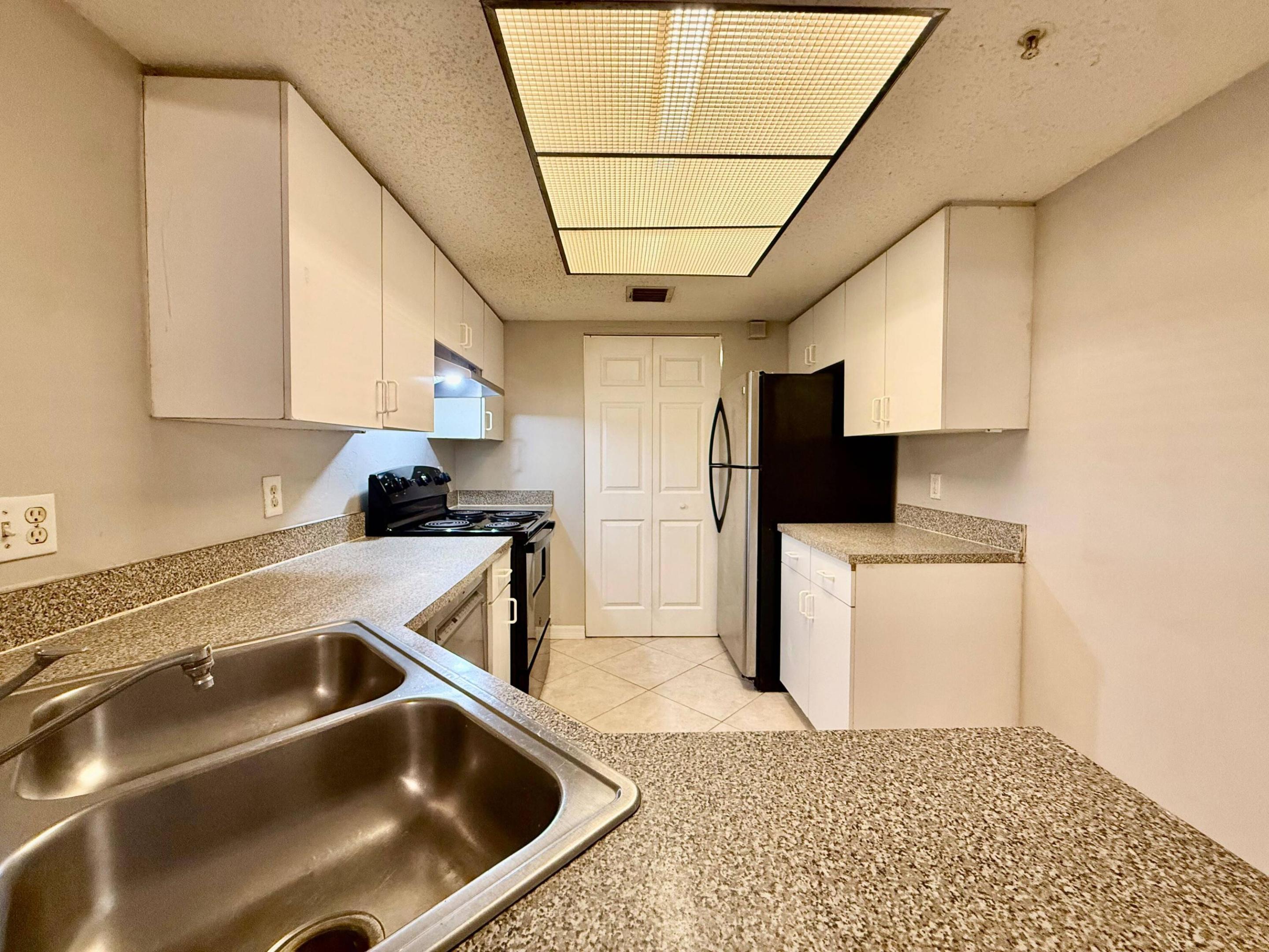 5065 Wiles #105, Coconut Creek FL 33073