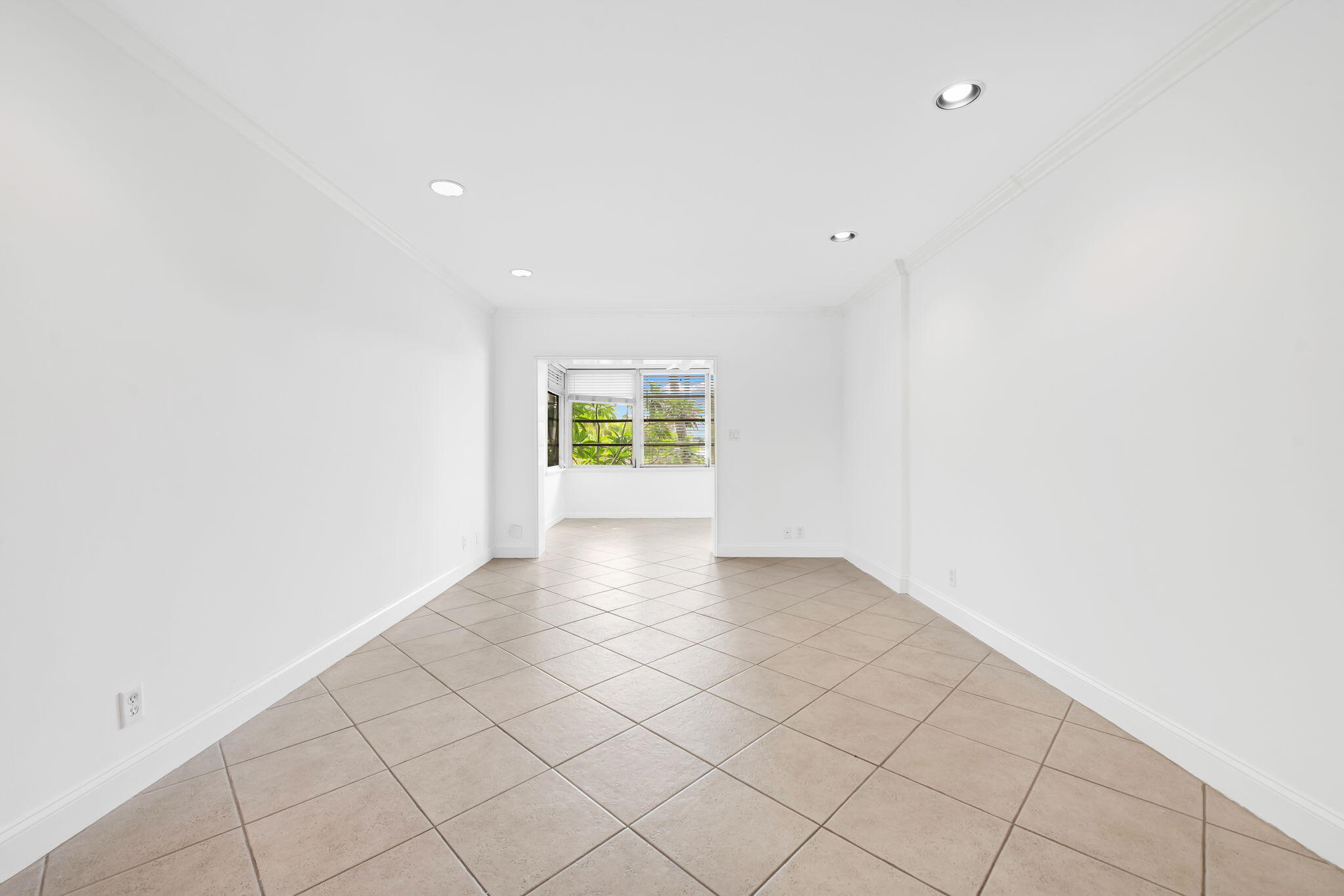 2748 NE 28th #20, Lighthouse Point FL 33064