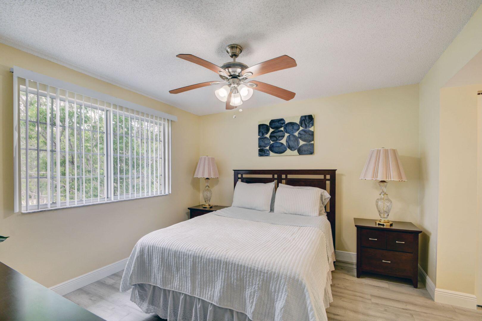 300 Crestwood #307, Royal Palm Beach FL 33411