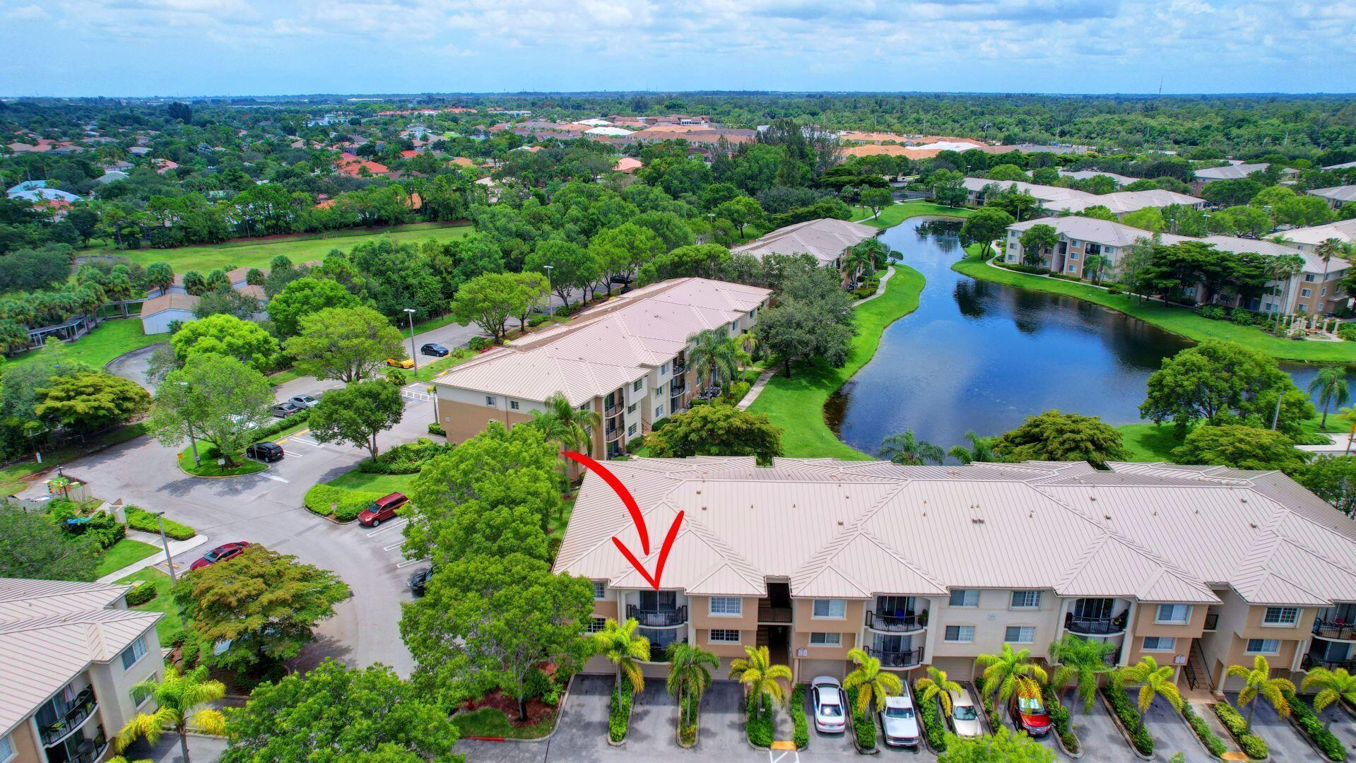 300 Crestwood #307, Royal Palm Beach FL 33411